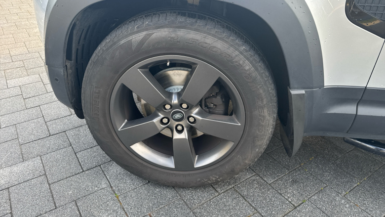 Land Rover Defender 2.0 D200 110 5dr Auto Diesel Estate